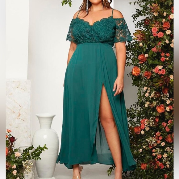 BloomChic Plus Size Guipure Lace Insert Cold Shoulder Split Party Dress - Picture 1 of 9